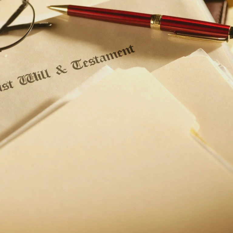 Dokumenty i długopis